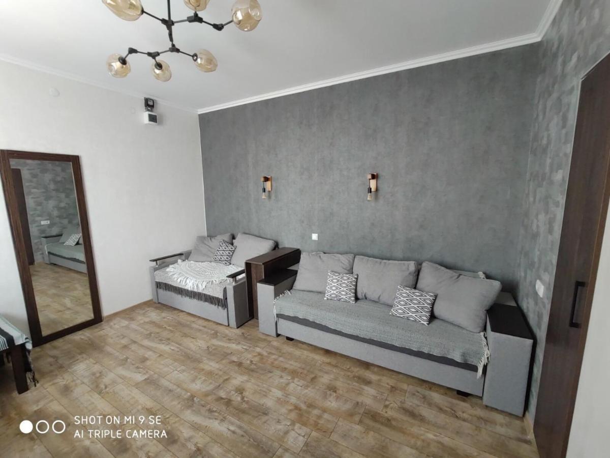 Однокімнатна Квартира-Студія Біля Парку Шевченка Ivano-Frankivsk Buitenkant foto